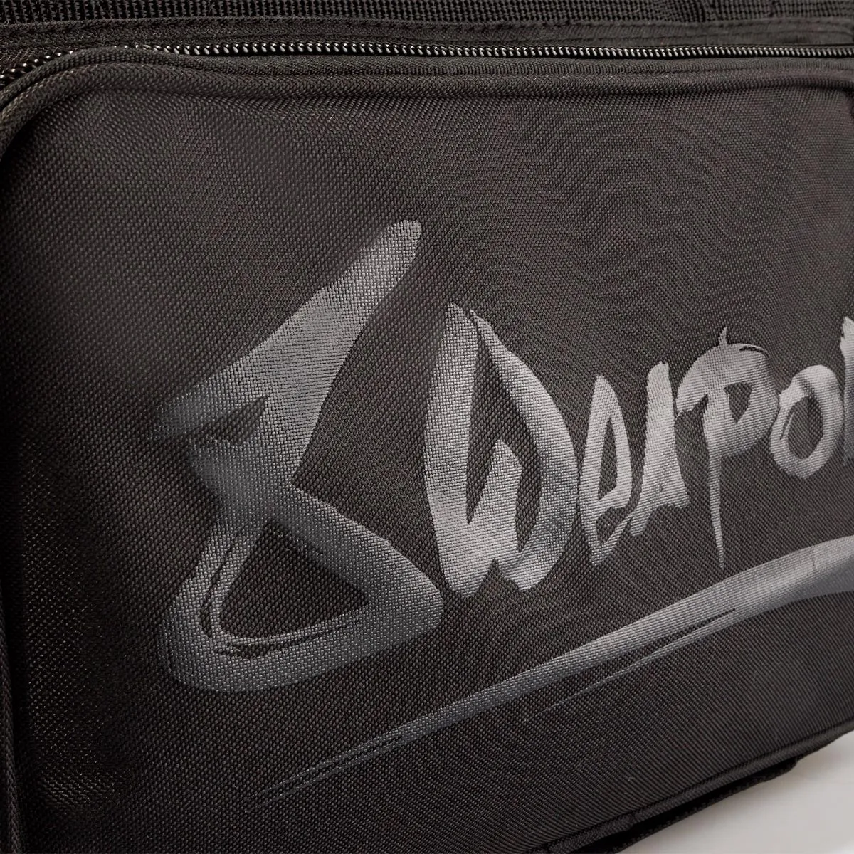 8 Weapons Sports Bag Black/Black