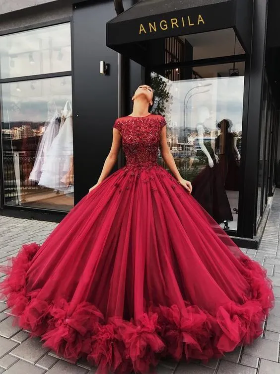 cap sleeve vintage prom dresses ball gown lace applique beaded burgundy elegant prom gown