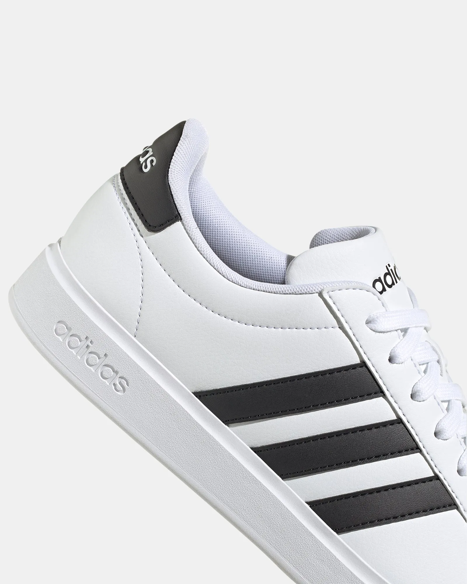 Grand Court 2.0 M White/Black