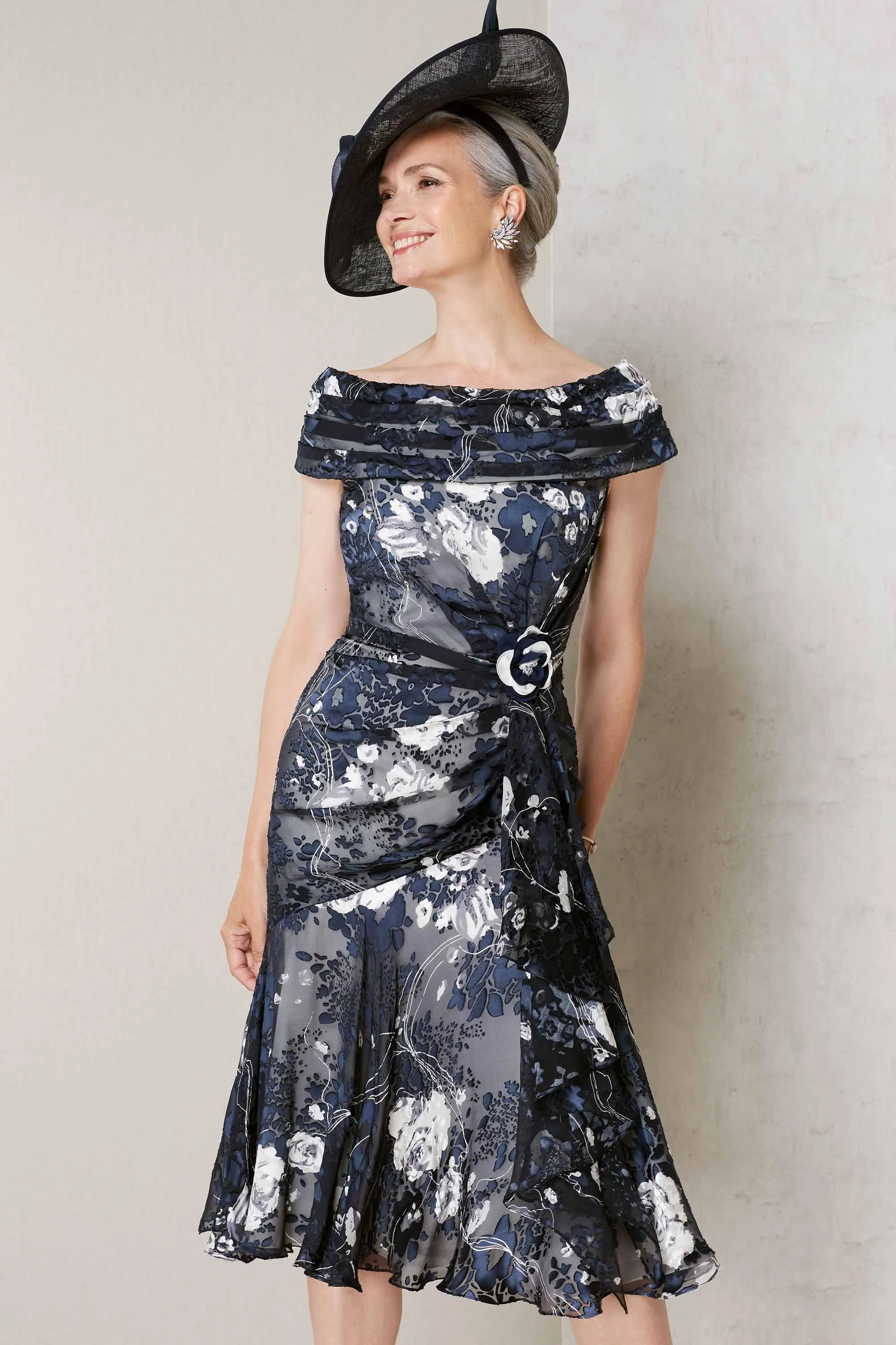 John Charles Style 27046 Navy Ivory